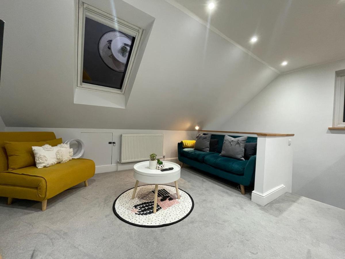 Unique Luxury Detached Apartment In Windsor That Sleeps 4 المظهر الخارجي الصورة